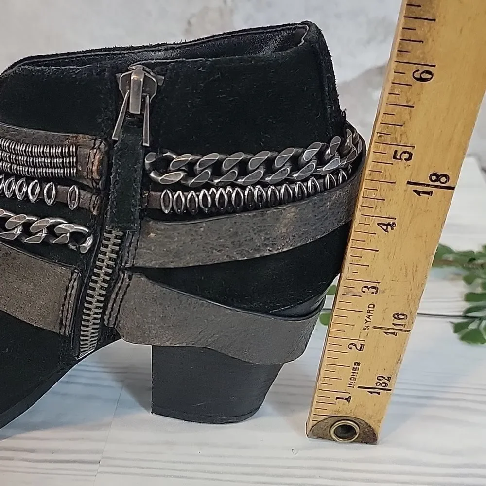Trouve' Bristol Black Leather Ankle Boots with Chain Detail Womens Size 7M